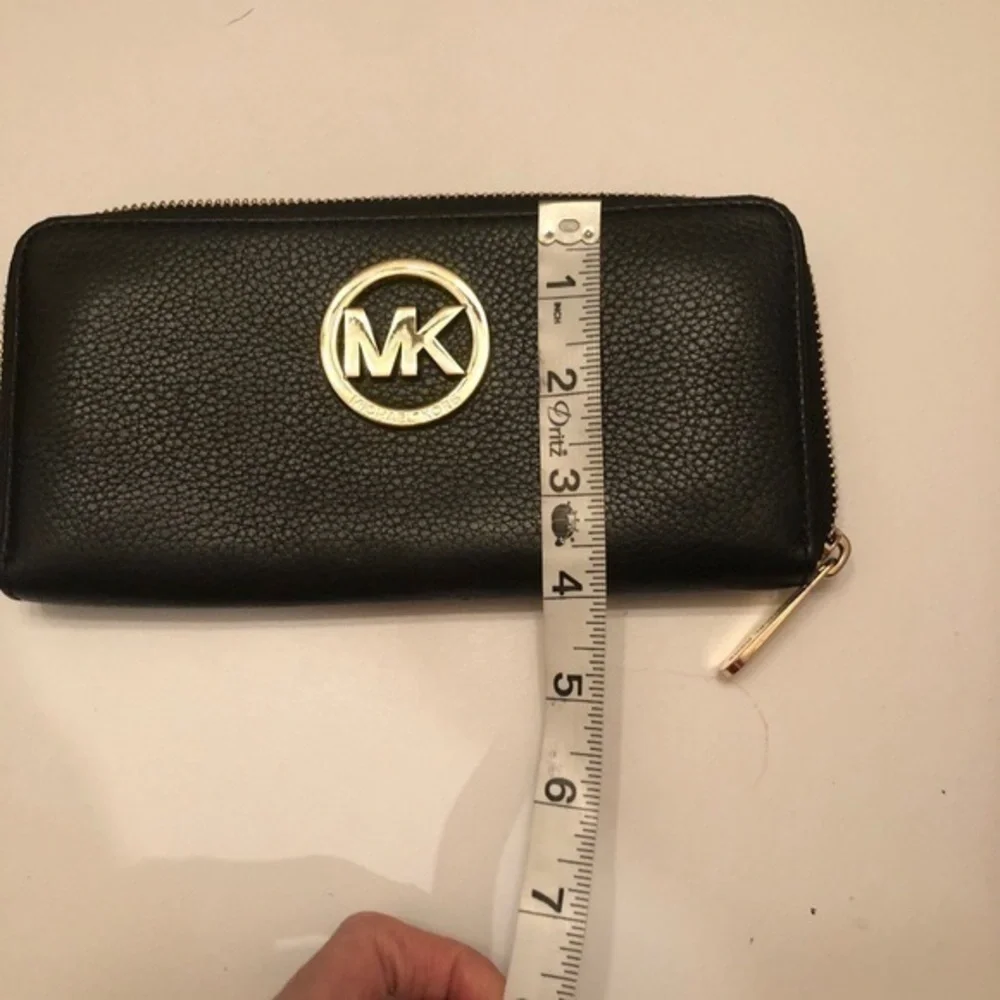 Michael kors black leather gold tone wallet